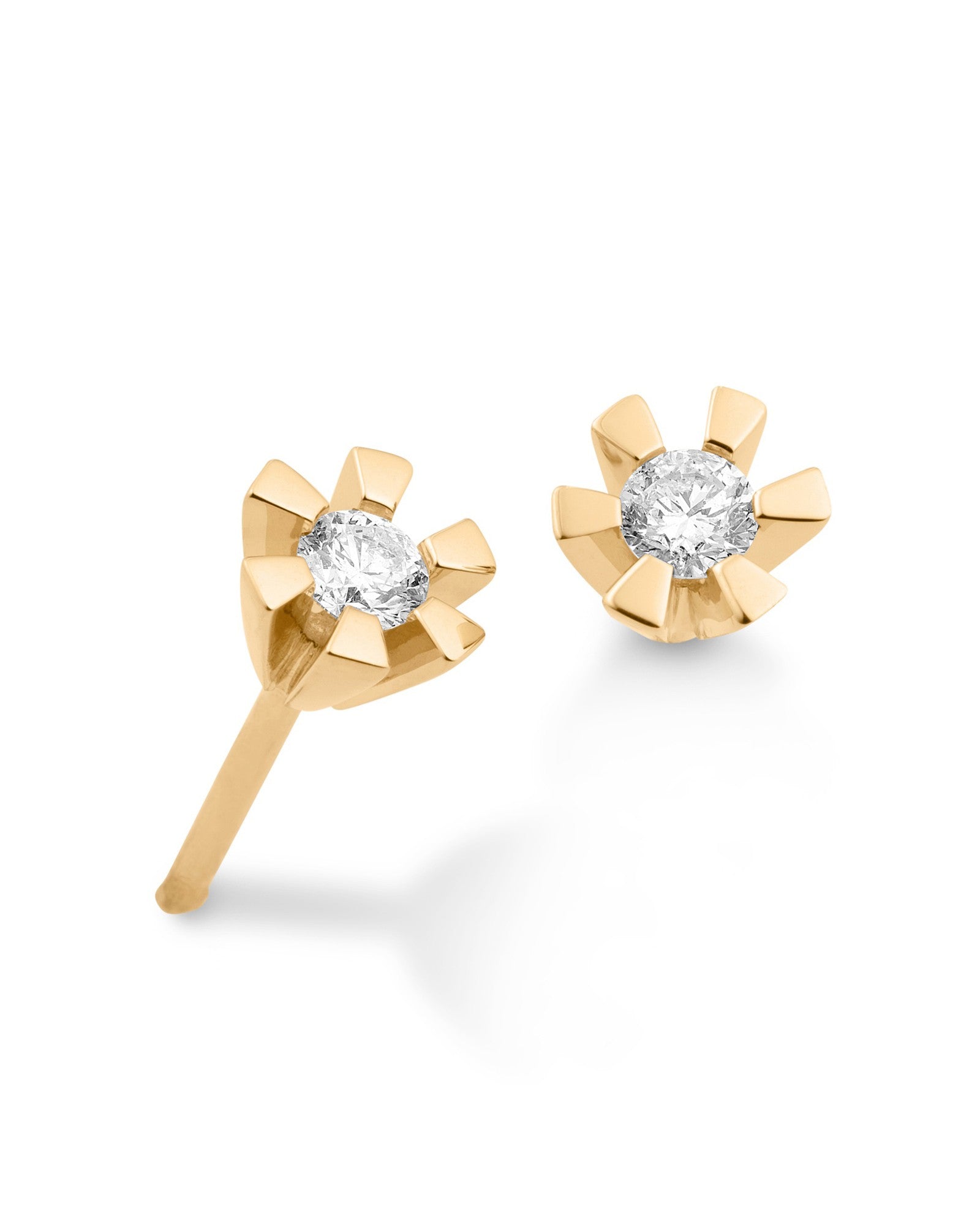 8 KT ØRESTIK BRILL.2X0,05CT W.SI