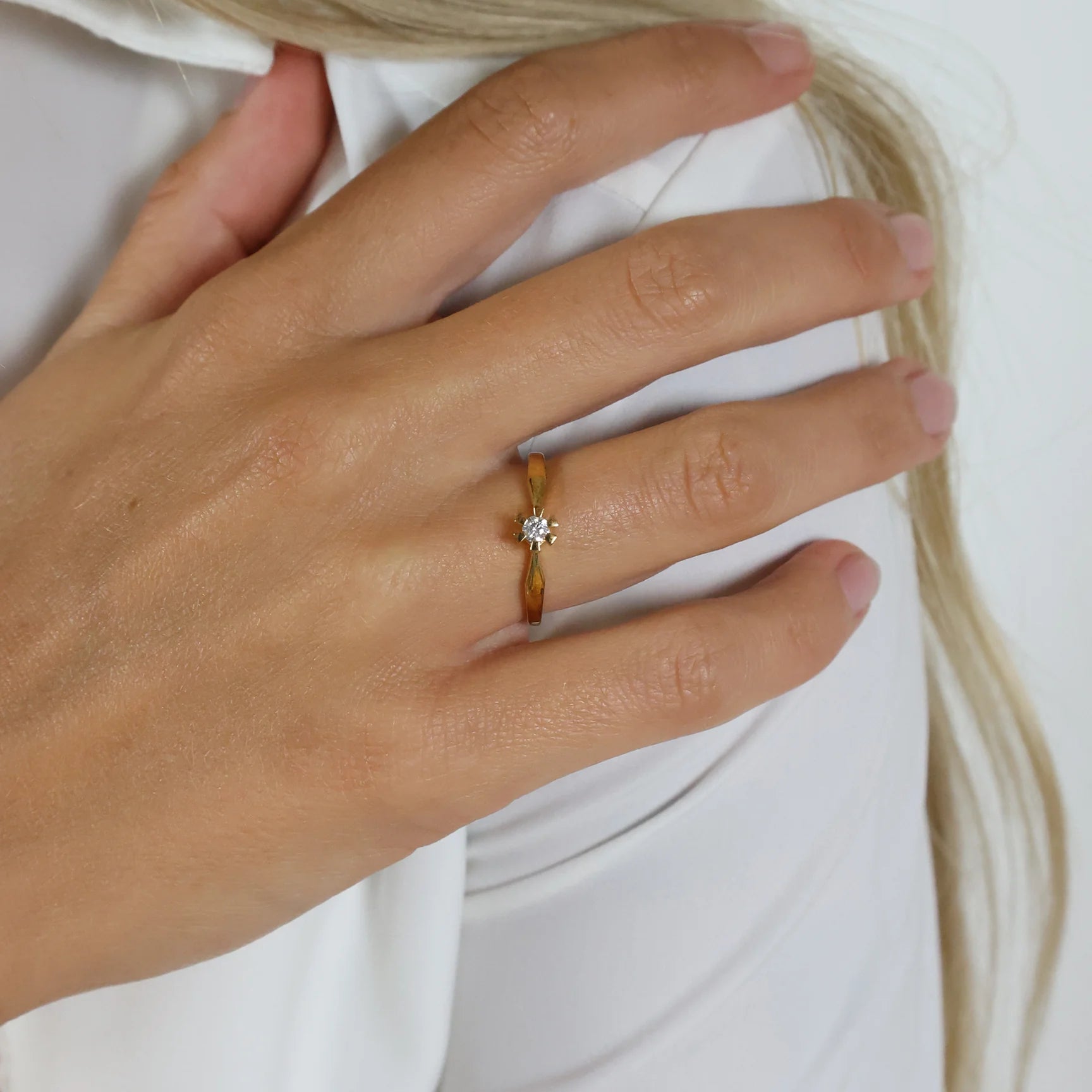 14 kt. Eternity ring m/0,10 ct. WSI.