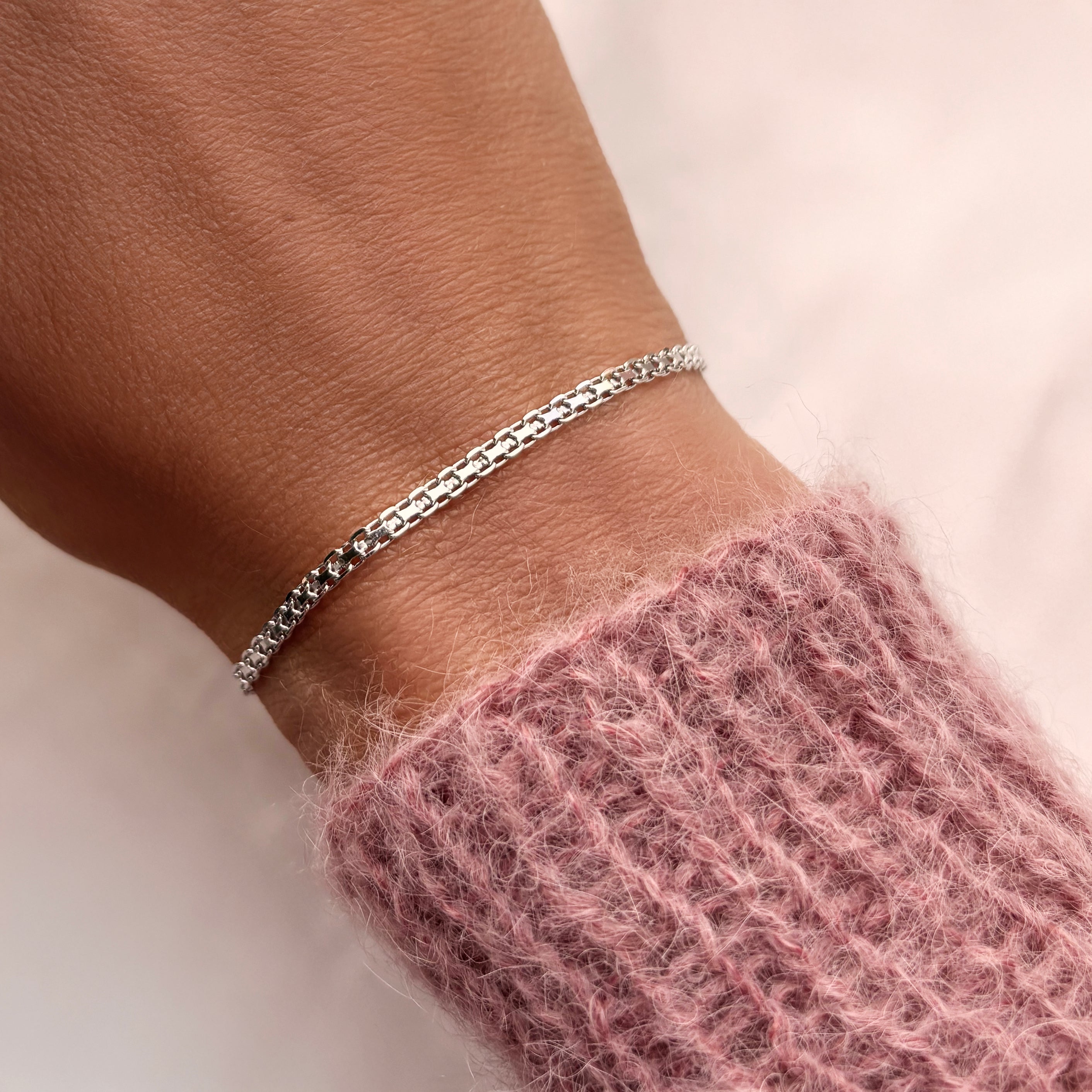 Sølvarmbånd 17+2 cm.