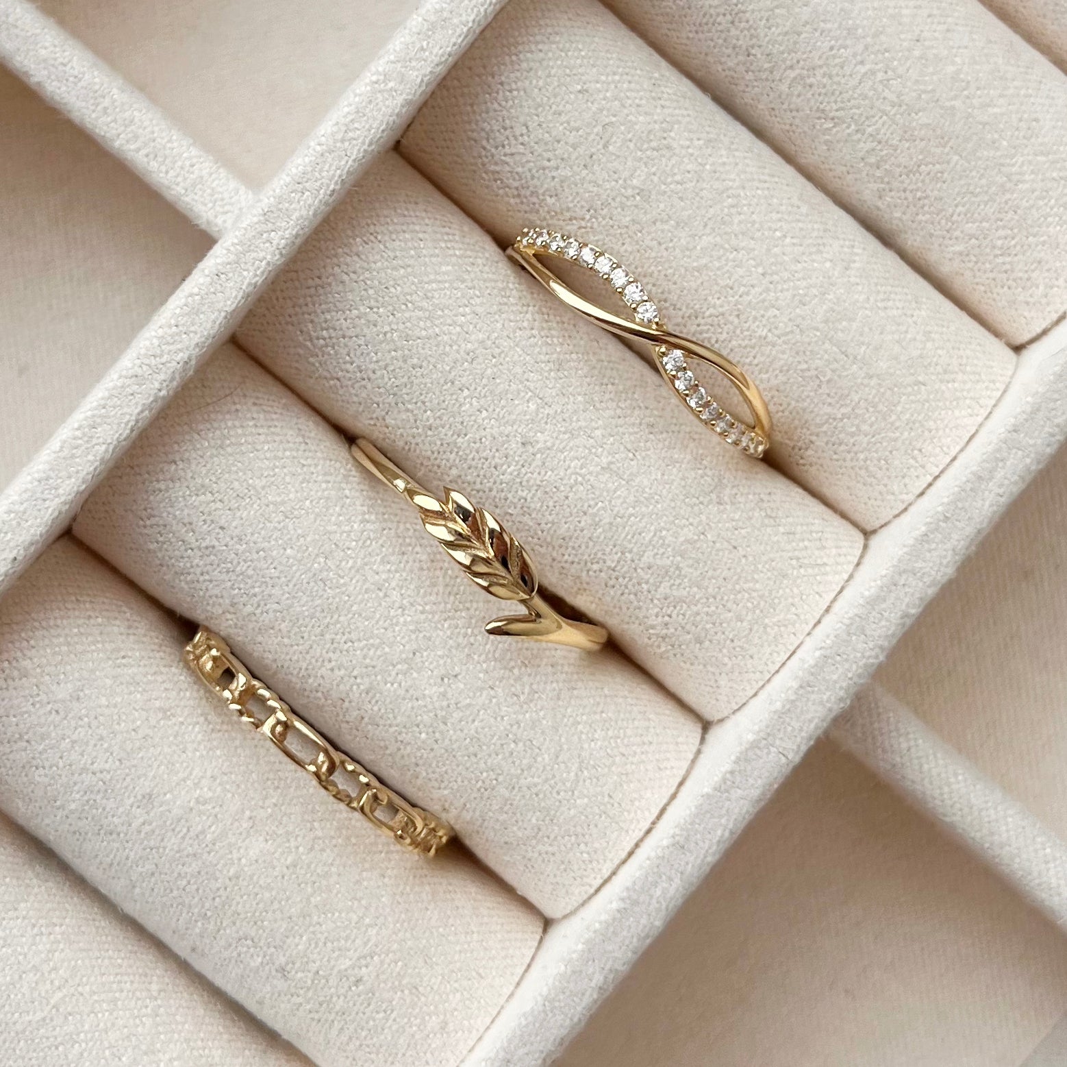 Ring 8 kt. m/cubic zirk.