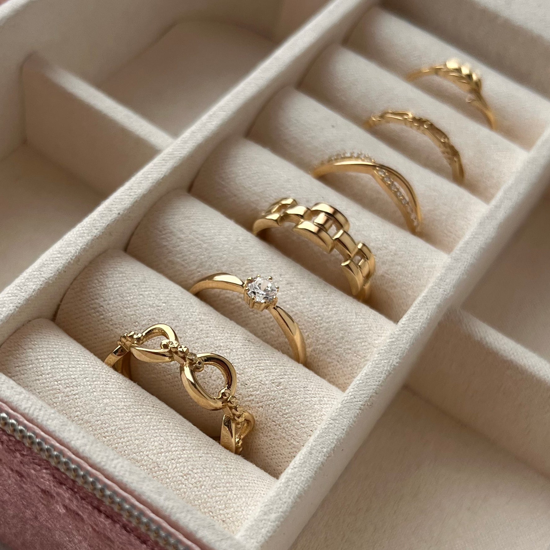 8 kt. ring md cubic zirkonia