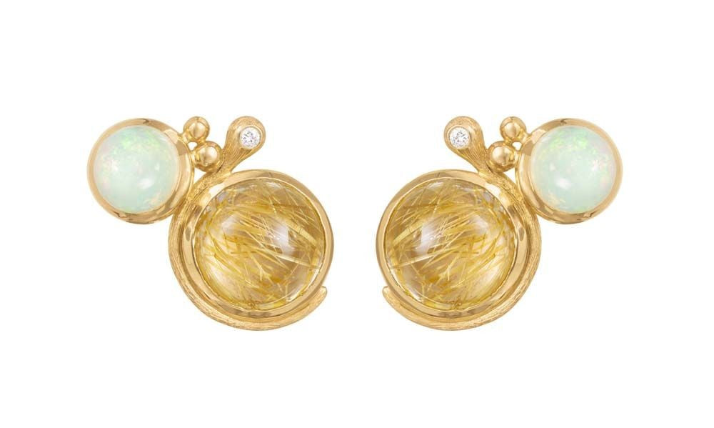 Lotus Ørestikker 18 karat rødguld med opal 6 mm og