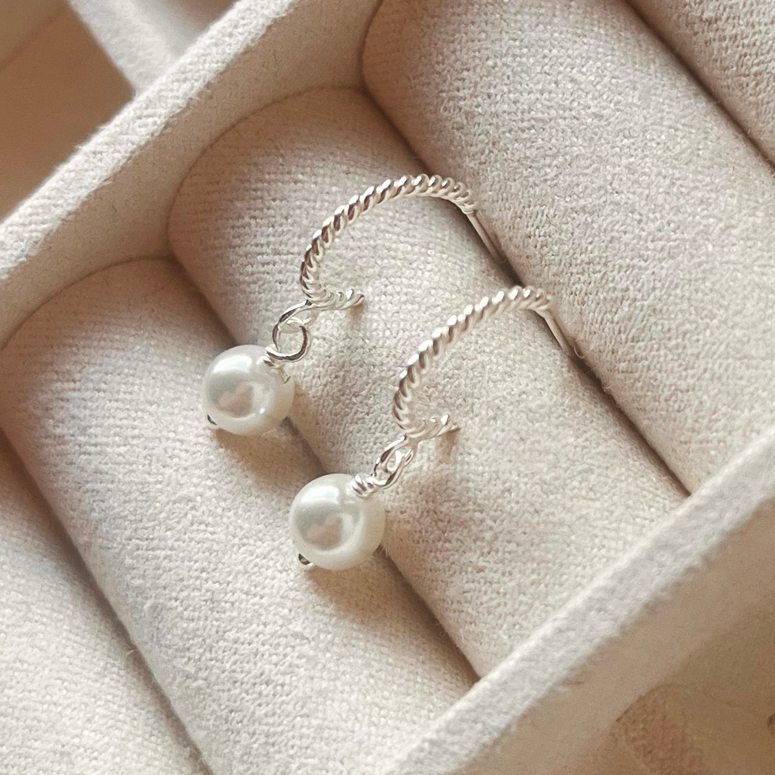 Sølv halvcreoler m/perle