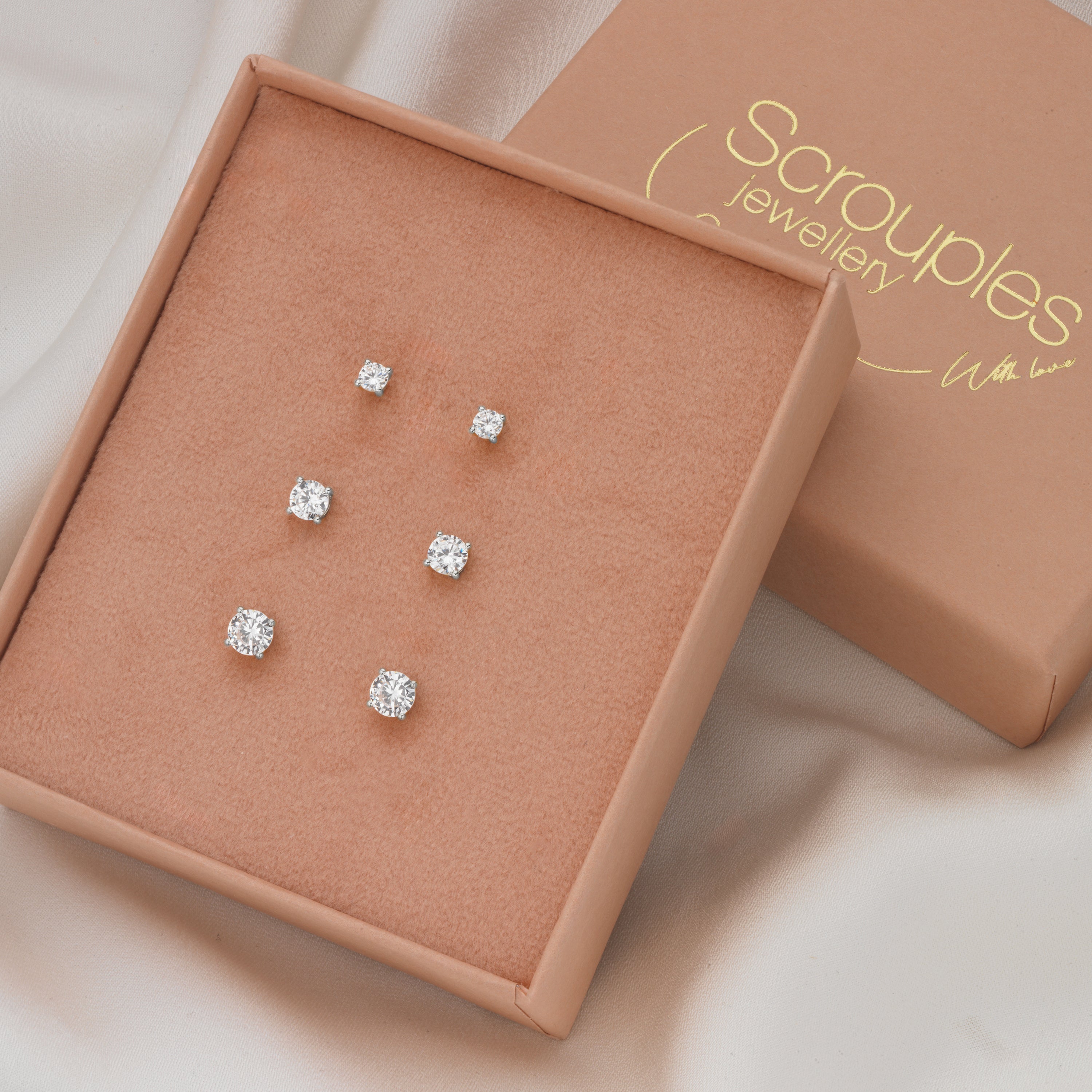 Sølv ørestikker 4 grabber 4mm cubic. zirk.