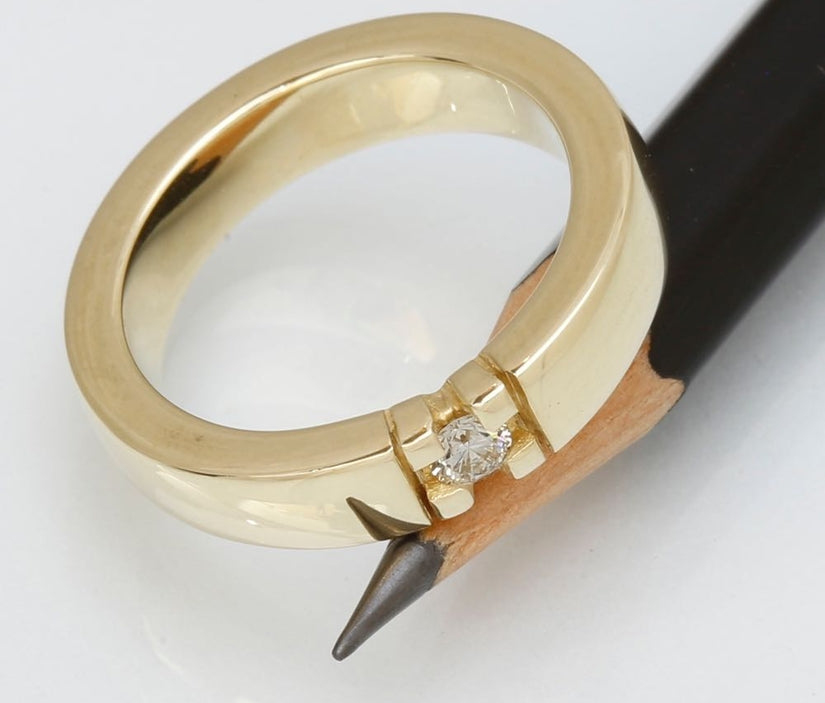 14 kt. alliance ring m/1x0,10 ct. W-si Allianz