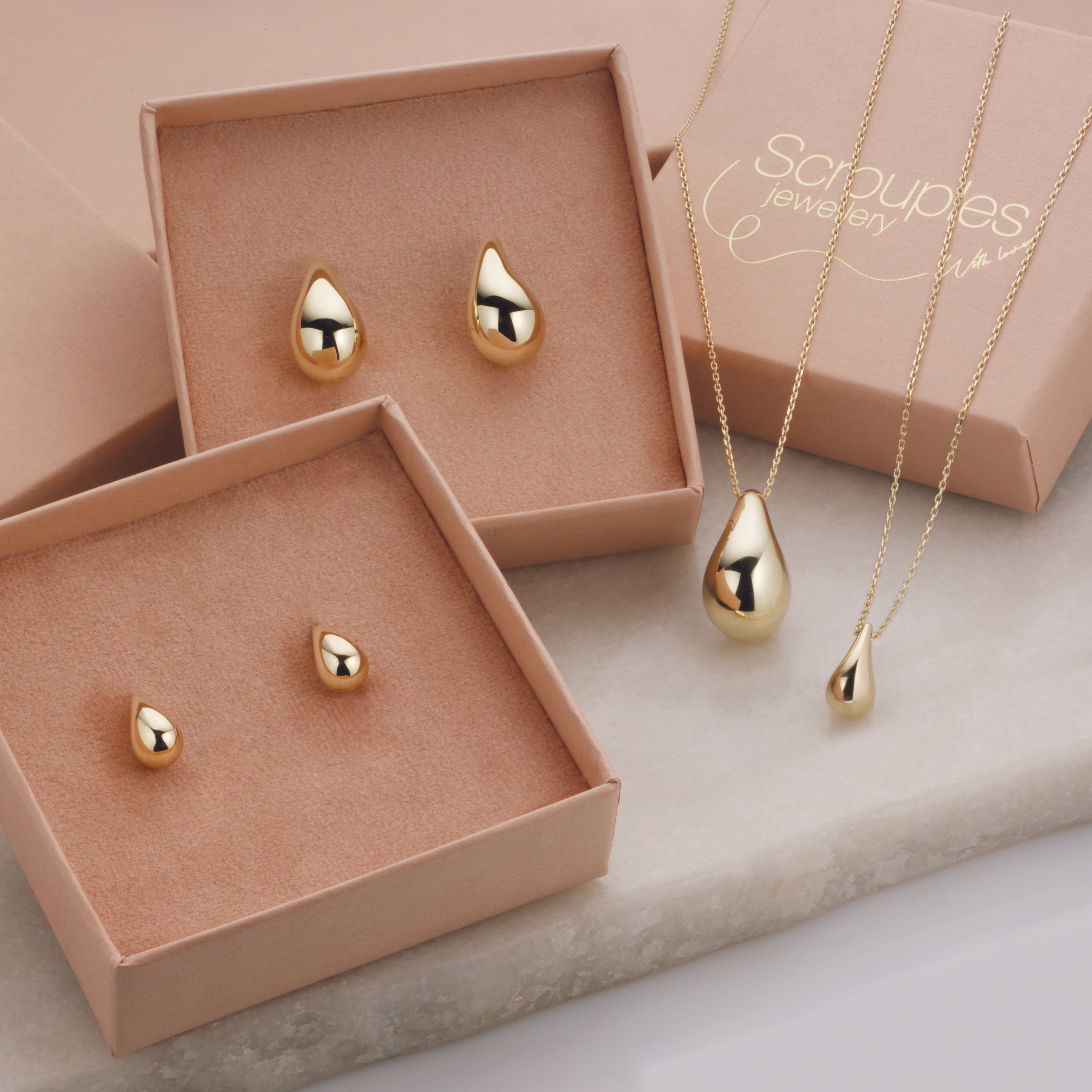 8 kt. Vedhæng dråbe, m/8 kt. kæde 42x3 cm