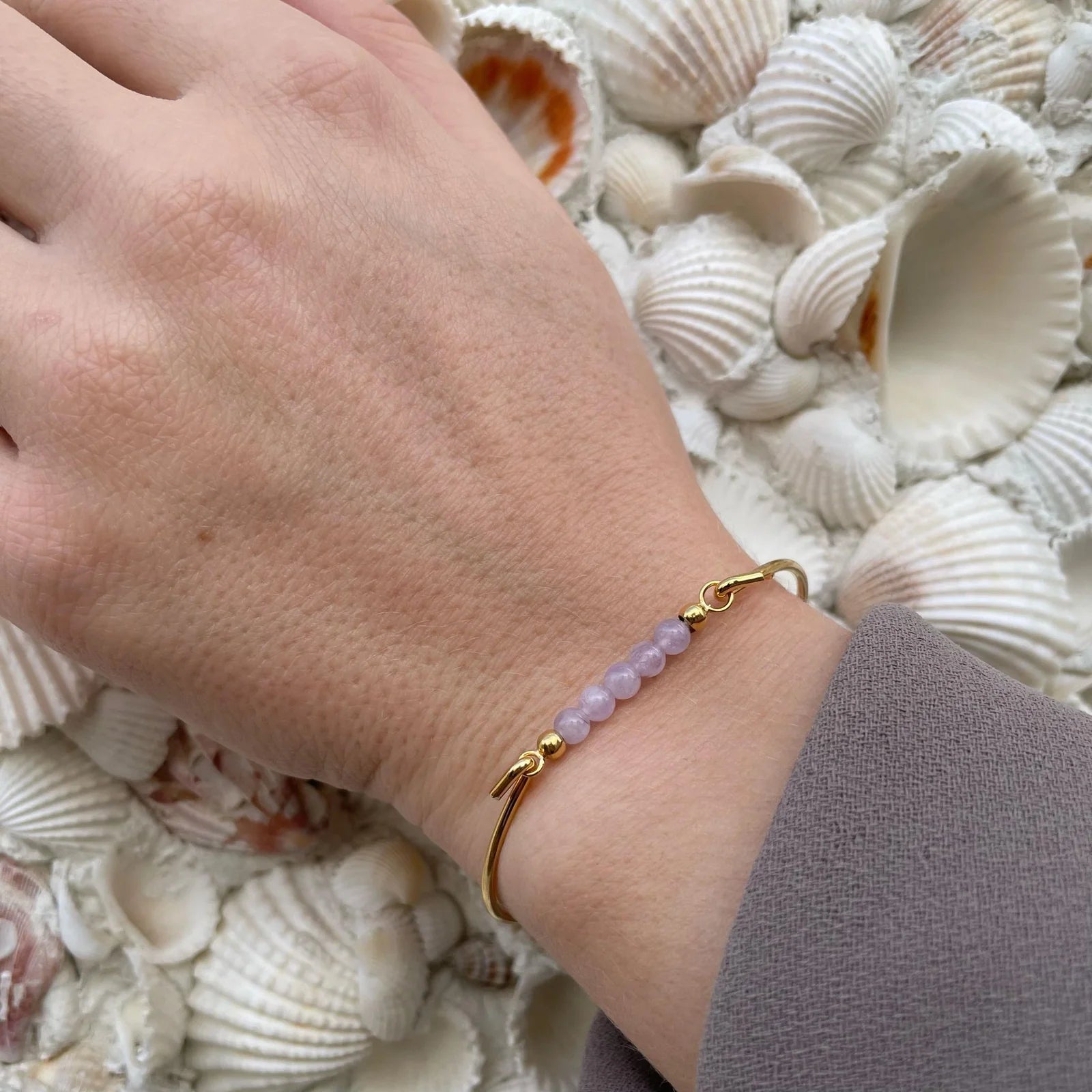 Lys ametyst top forgyldt til armring