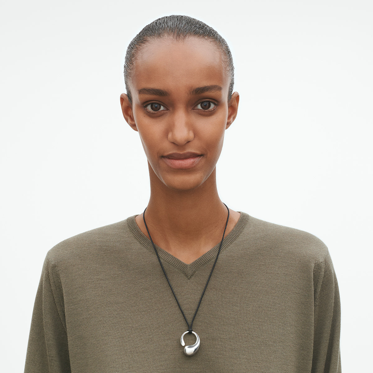 Mercy sølvvedhæng stor på snor